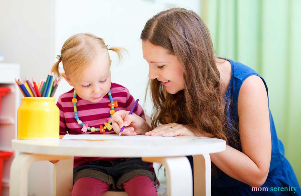 Baby drawing with a babysitter - find the best babysitter with these babysitting tips